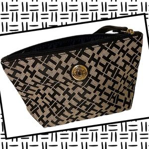 Tommy Hilffiger wristlet